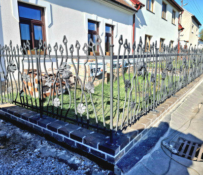plot Tálín